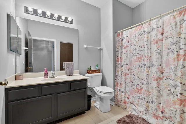 $299,000 | 1596 Ludington Circle, Romeoville, IL 60446