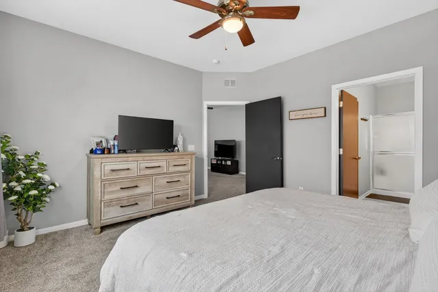 $299,000 | 1596 Ludington Circle, Romeoville, IL 60446