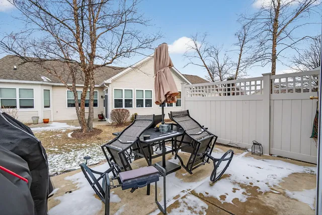 $299,000 | 1596 Ludington Circle, Romeoville, IL 60446