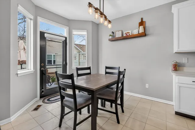 $299,000 | 1596 Ludington Circle, Romeoville, IL 60446