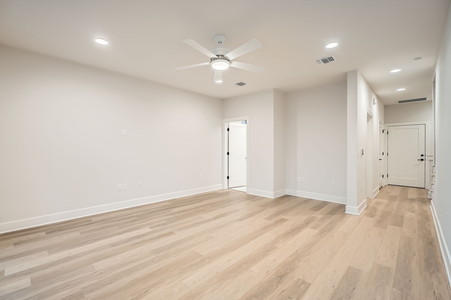 9029 Cattle Baron Path Austin, TX 78747 - Photo 6 of 37