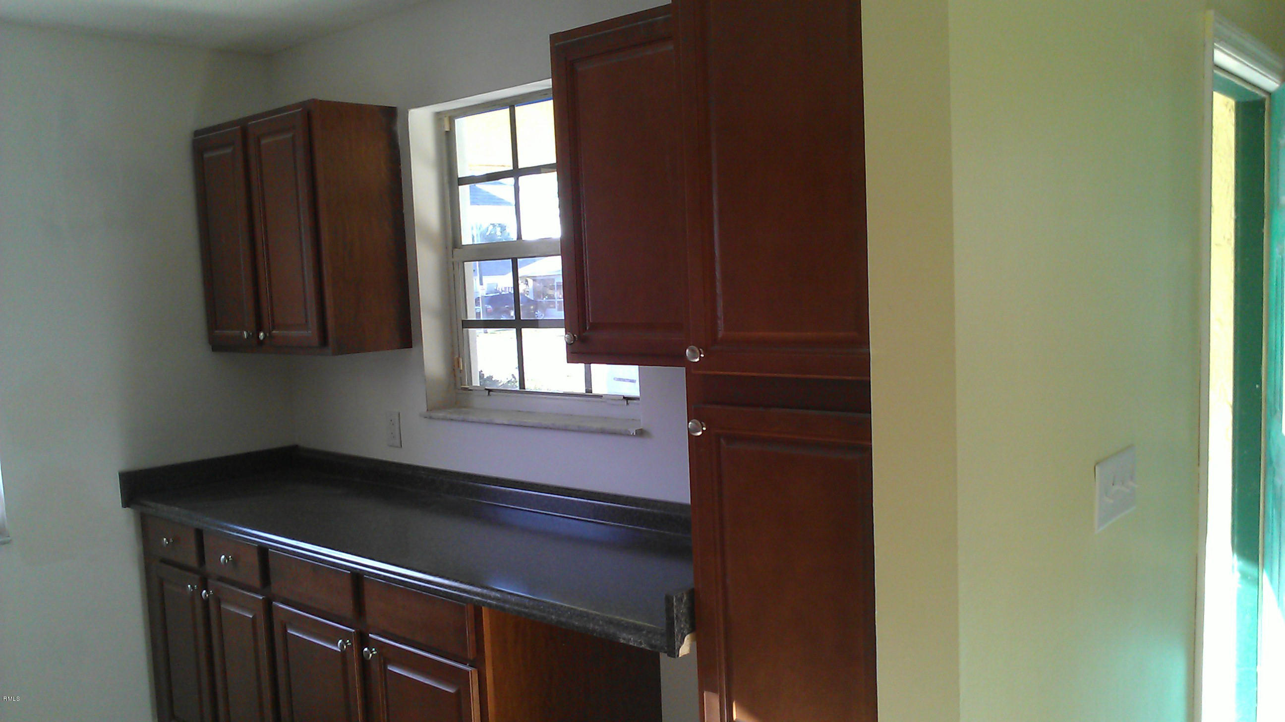 6726 3rd Street Jupiter, FL 33458 - Photo 6 of 7 Kitchen right side
