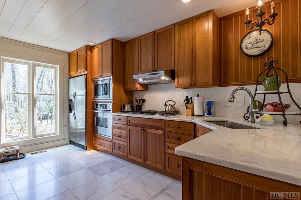 410 Upper Lake Road Highlands, NC 28741 - Photo 6 of 50 Gallery Image 6