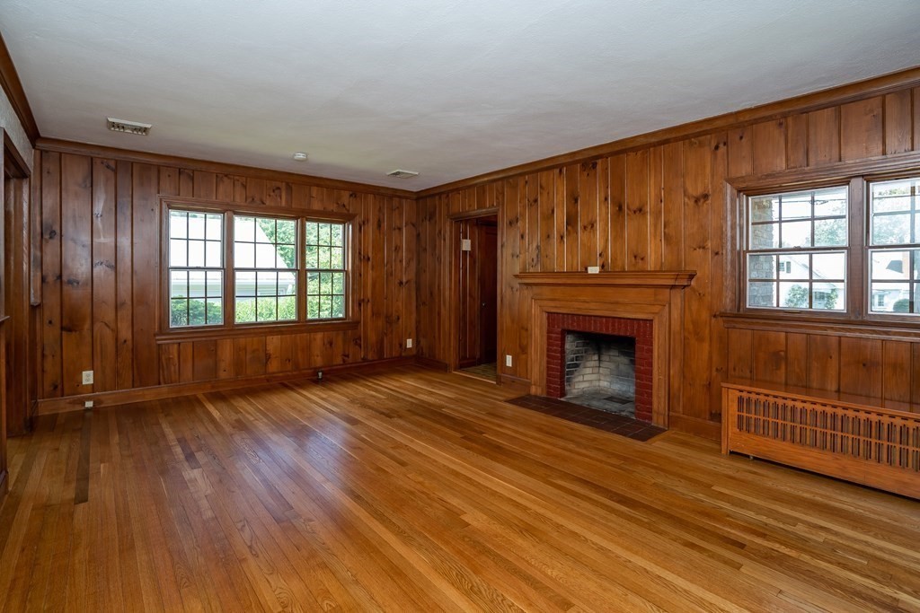 85 Emerson Road Longmeadow, MA 01106 - Photo 4 of 34 Gallery Image 4