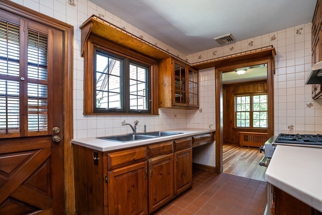85 Emerson Road Longmeadow, MA 01106 - Photo 10 of 34 Gallery Image 10