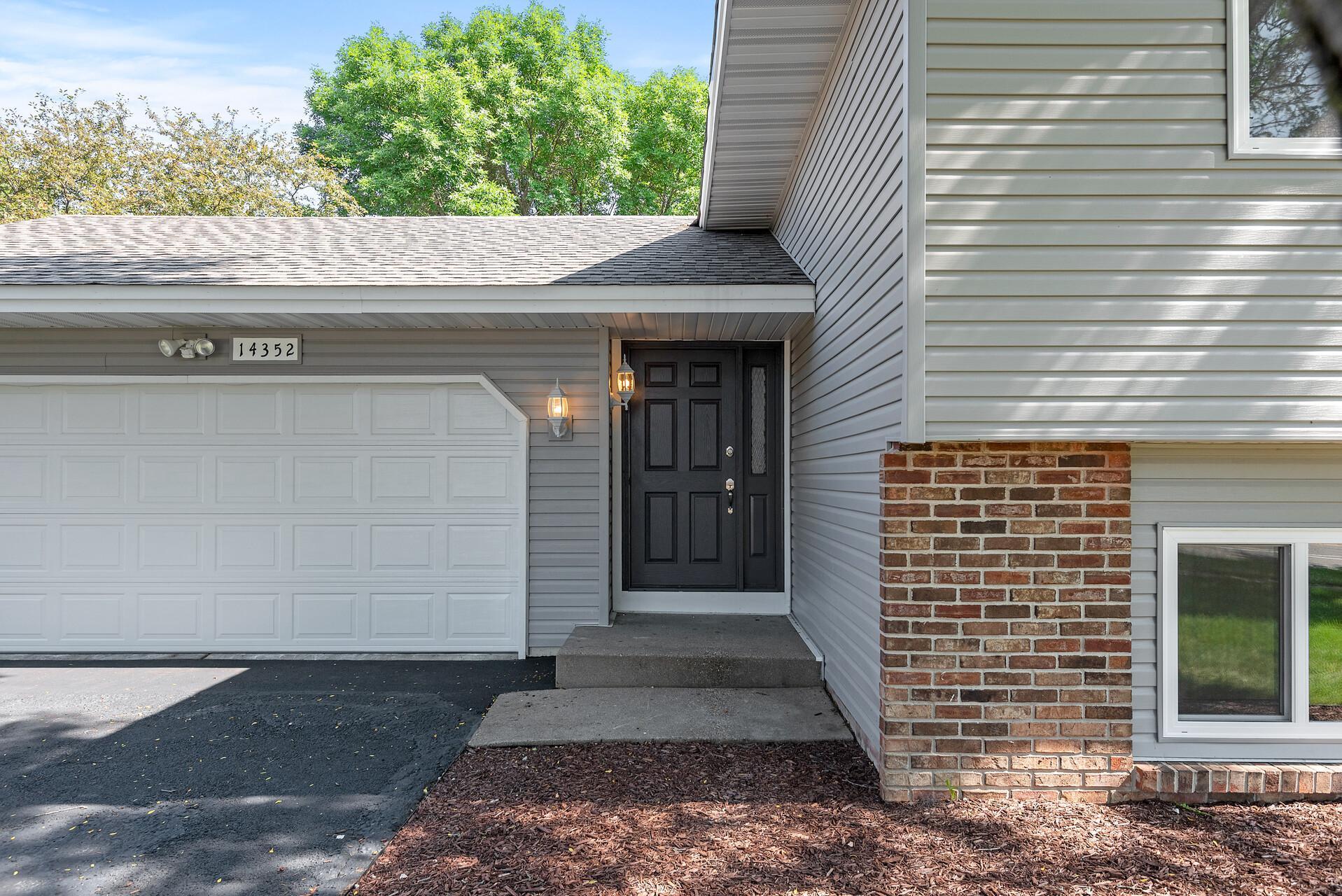 14352 Embry Path Apple Valley, MN 55124 - Photo 8 of 45 Gallery Image 8