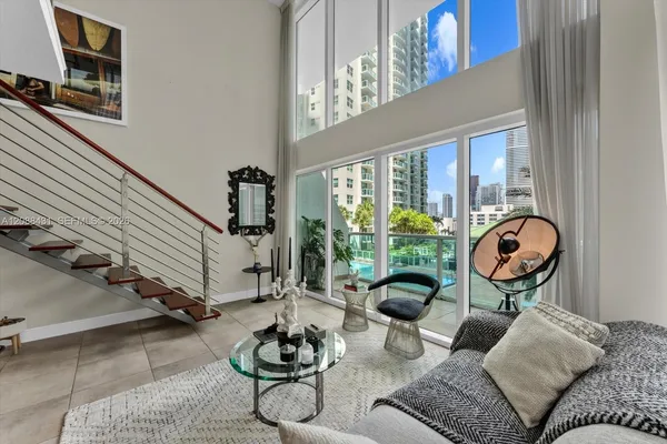 $699,000 | 41 Southeast 5th Street, Unit 801, Miami, FL 33131