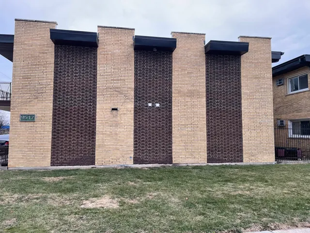 $1,500 | 9517 Mansfield Avenue, Unit 4, Oak Lawn, IL 60453