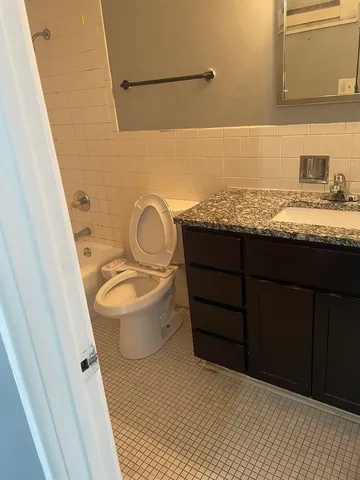 $1,500 | 9517 Mansfield Avenue, Unit 4, Oak Lawn, IL 60453