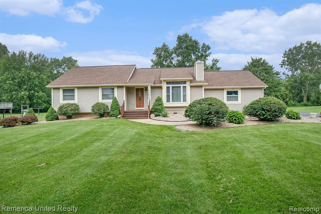 7276 Lobdell Road Linden, MI 48451 - Photo 2 of 18