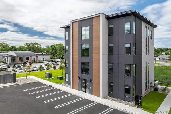$2,300 | 3 Giada Lane, Unit 6, Middletown, NY 10940