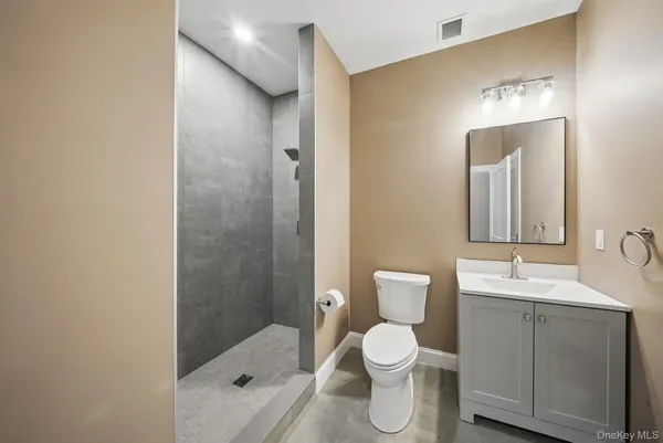 $2,300 | 3 Giada Lane, Unit 6, Middletown, NY 10940