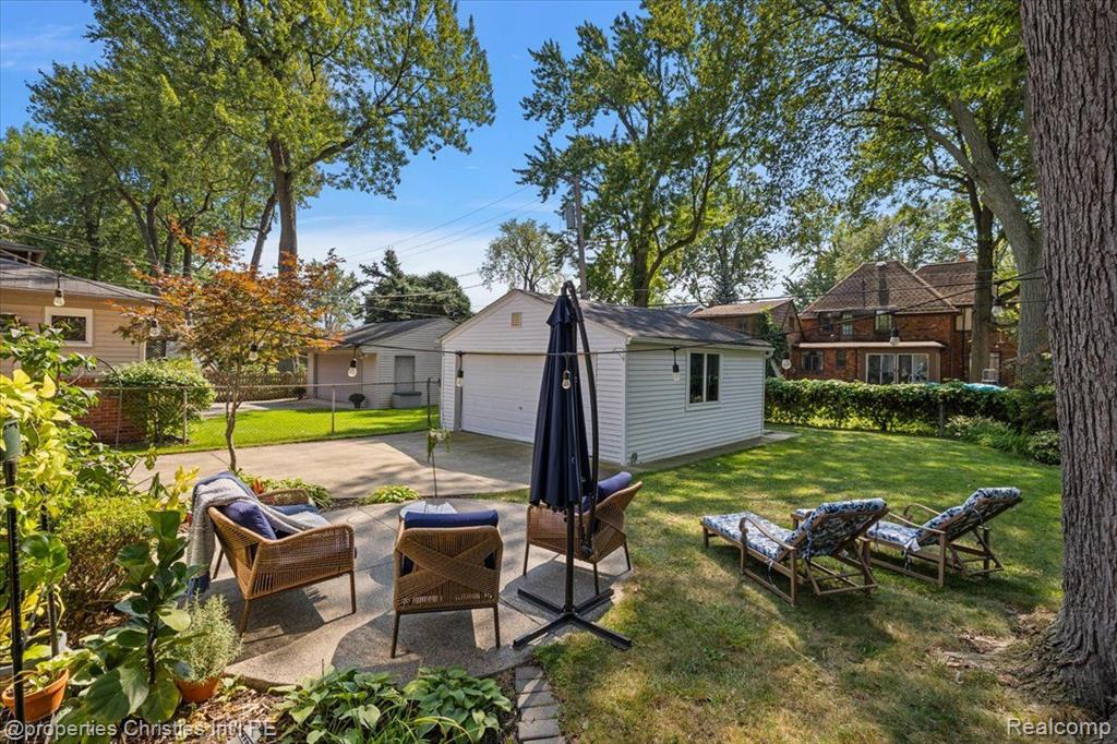 1683 Severn Road Grosse Pointe Woods, MI 48236 - Photo 37 of 47