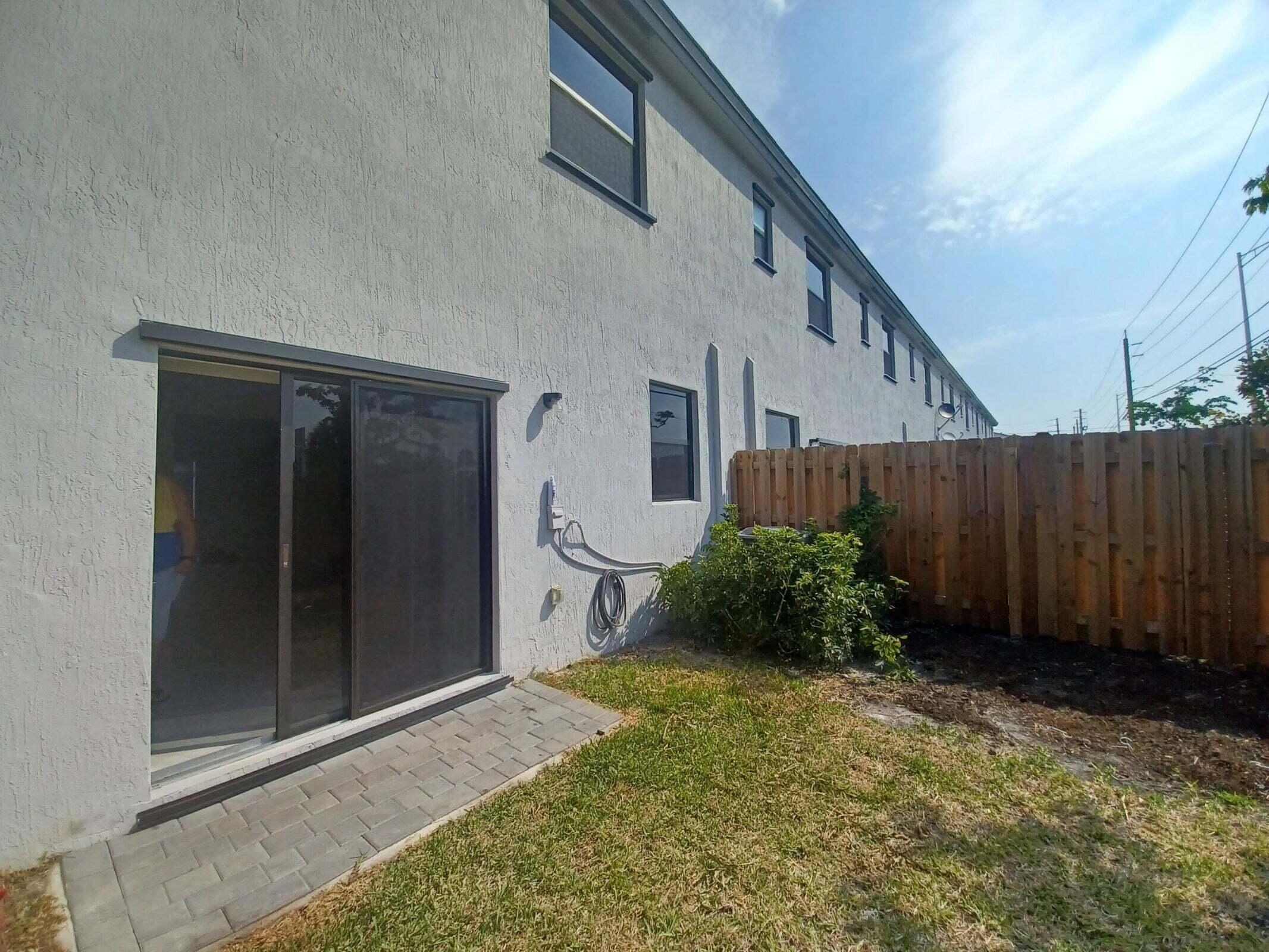 13274 Southwest 287th Terrace Homestead, FL 33033 - Photo 17 of 36 20230315000040085221000000-o