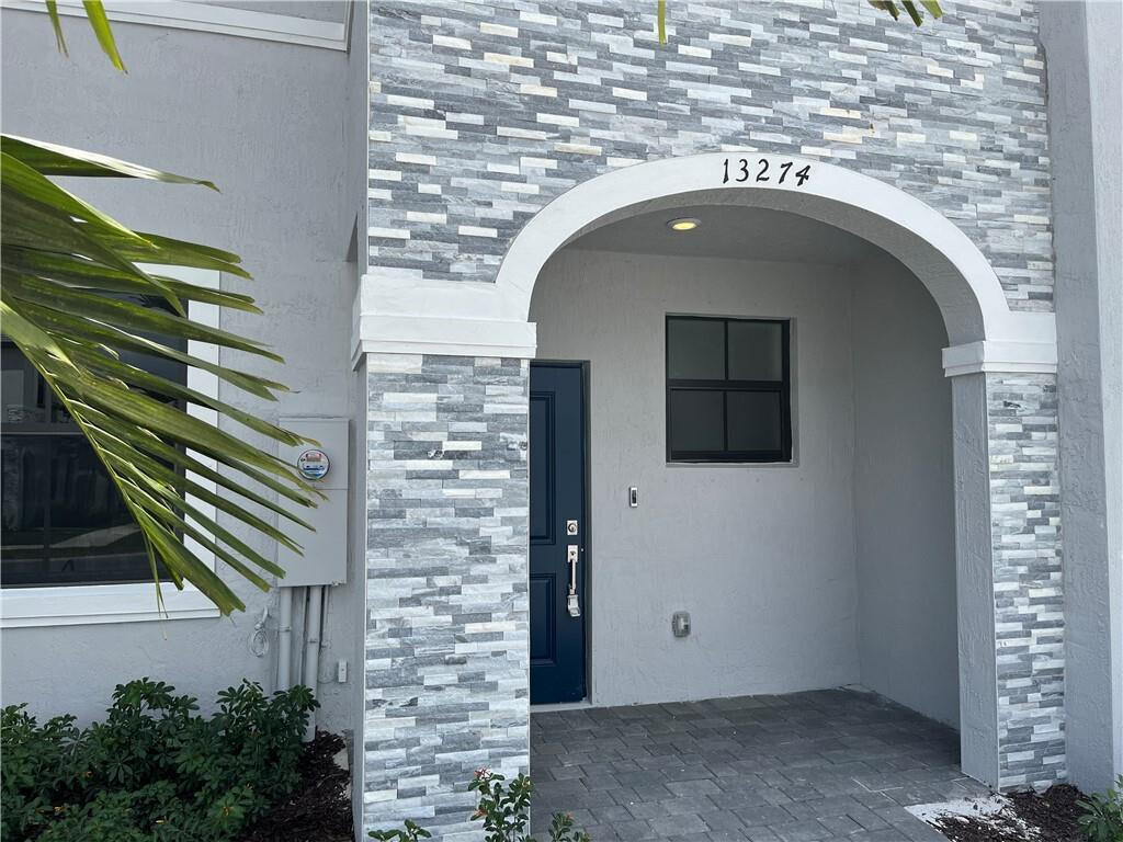 13274 Southwest 287th Terrace Homestead, FL 33033 - Photo 7 of 36 20220401175949710420000000-o