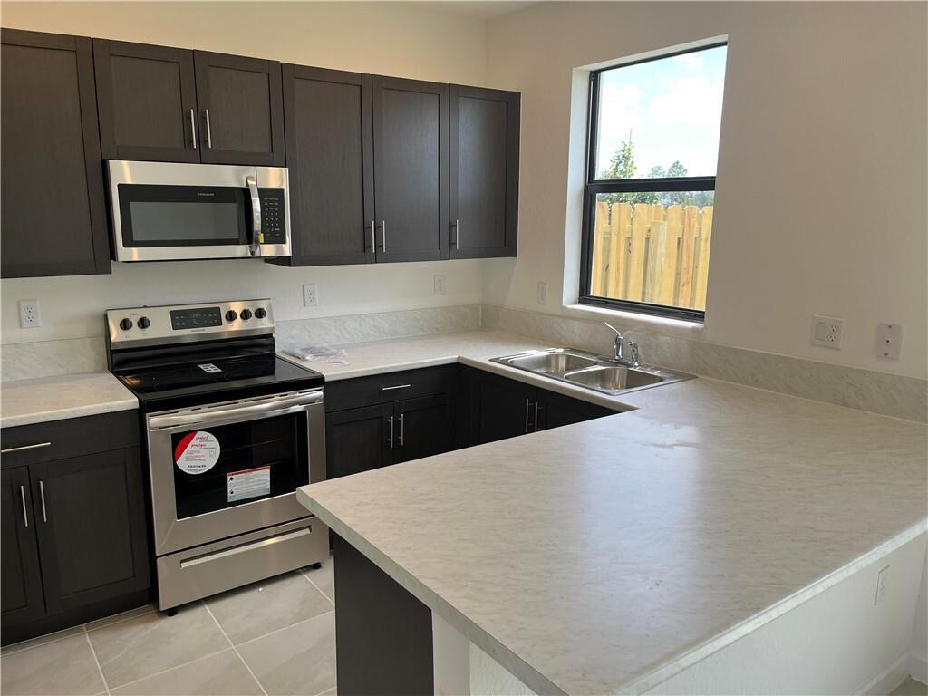 13274 Southwest 287th Terrace Homestead, FL 33033 - Photo 8 of 36 20220401175938341035000000-o