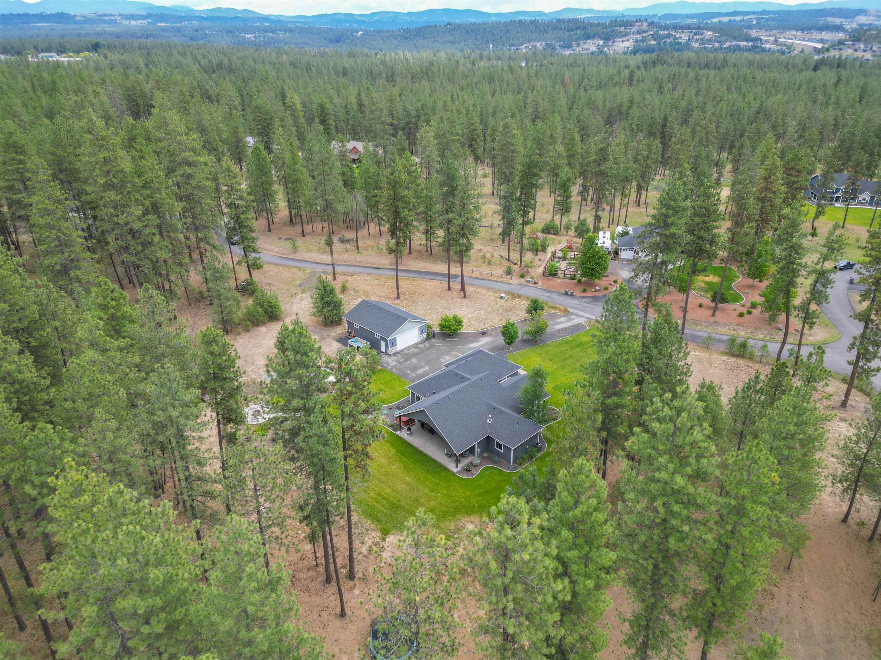 15006 North Country Ridge Lane Spokane, WA 99208 - Photo 40 of 45