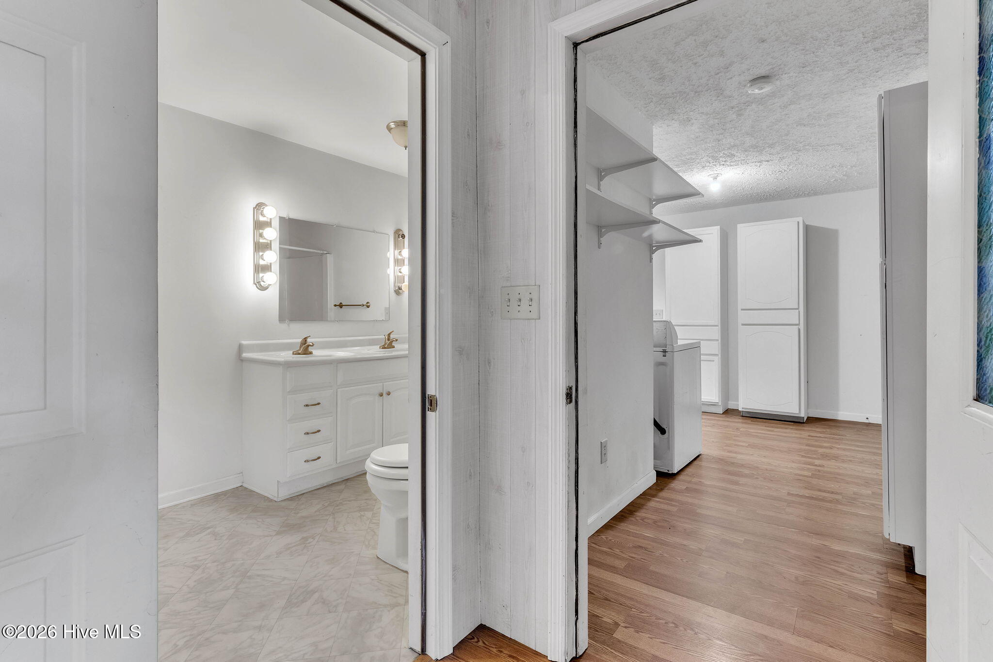 6987 Albert Street Elizabethtown, NC 28337 - Photo 26 of 43 Bath and Laundry Entries