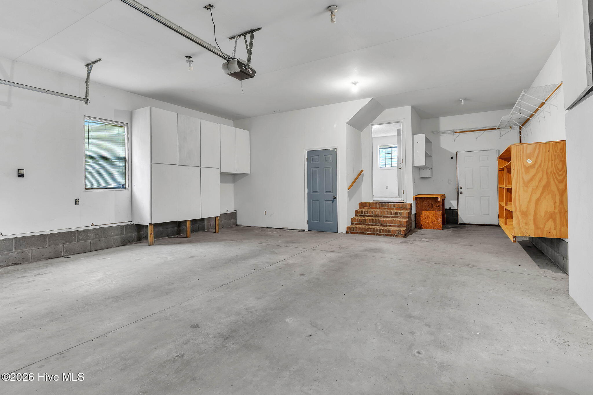 6987 Albert Street Elizabethtown, NC 28337 - Photo 31 of 44 Garage