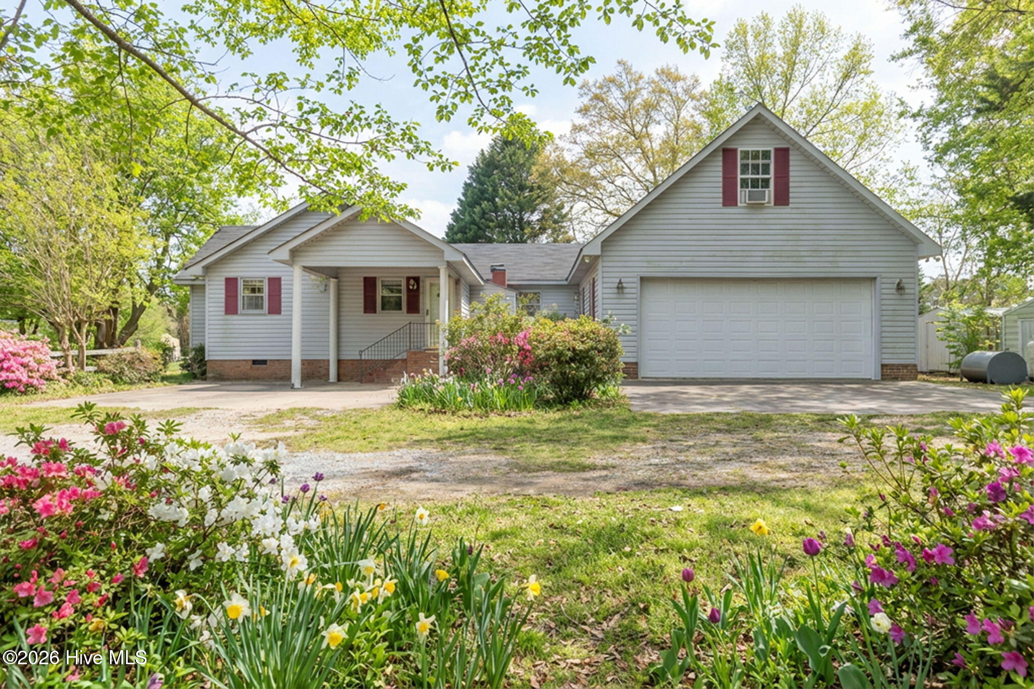 6987 Albert Street Elizabethtown, NC 28337 - Photo 3 of 43 Spring Virtual Staging