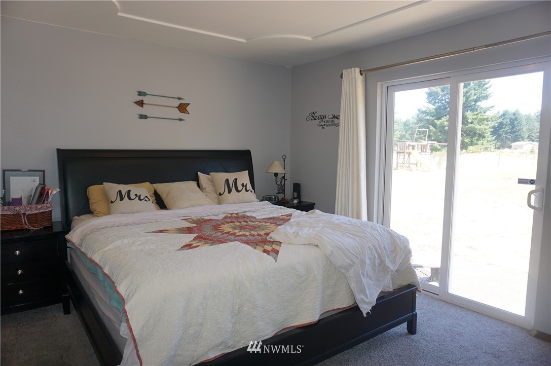 17014 Albany Street Southwest Rochester, WA 98579 - Photo 4 of 12