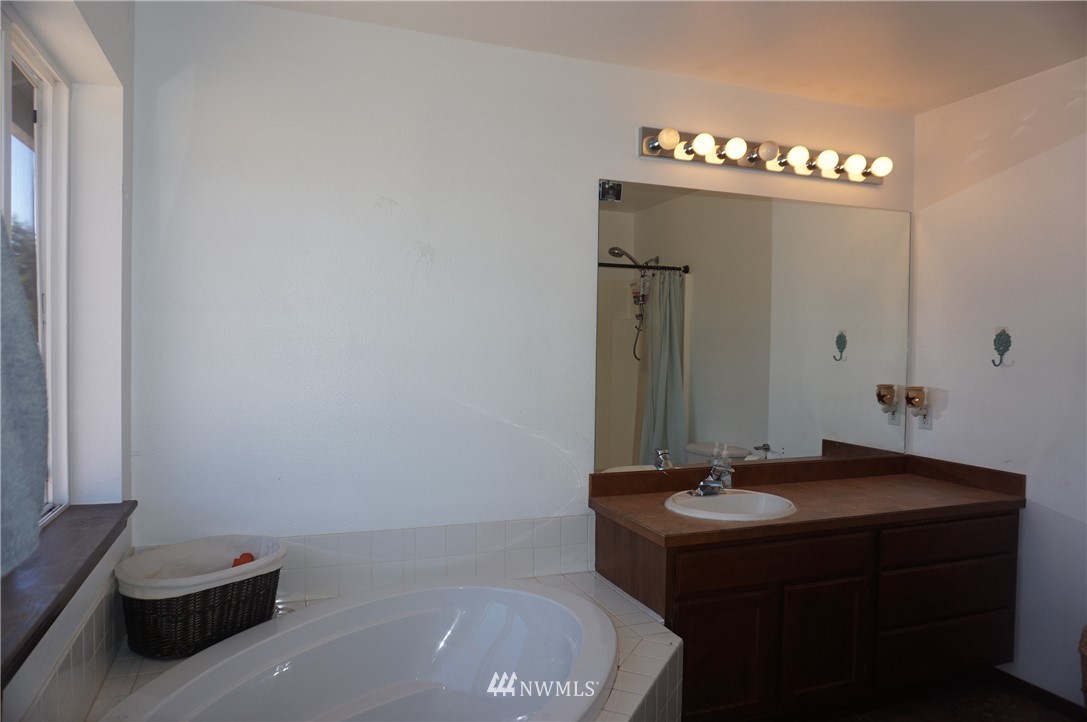 17014 Albany Street Southwest Rochester, WA 98579 - Photo 5 of 12