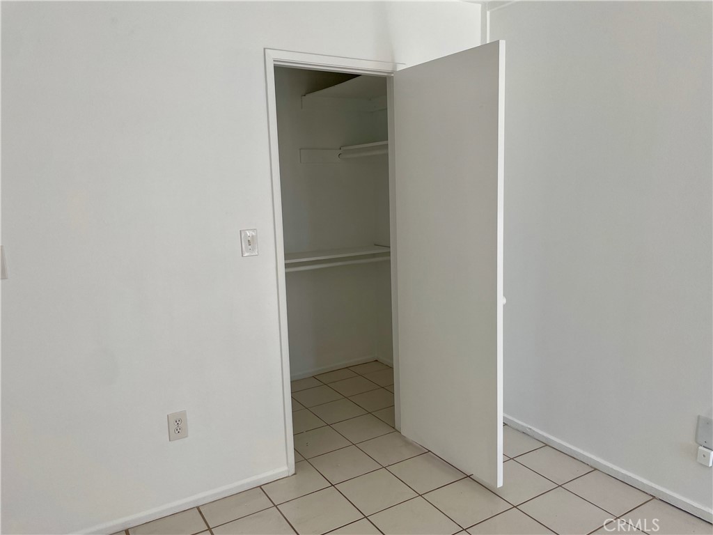1000 West MacArthur Boulevard, Unit 87 Santa Ana, CA 92707 - Photo 15 of 36 a view of an empty room