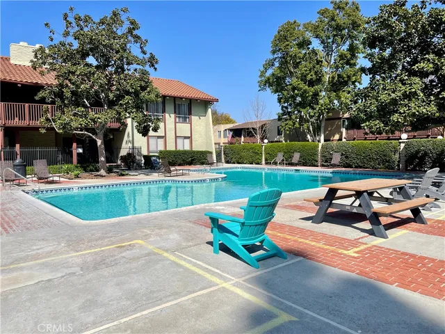 $1,950 | 1000 West MacArthur Boulevard, Unit 87, Santa Ana, CA 92707
