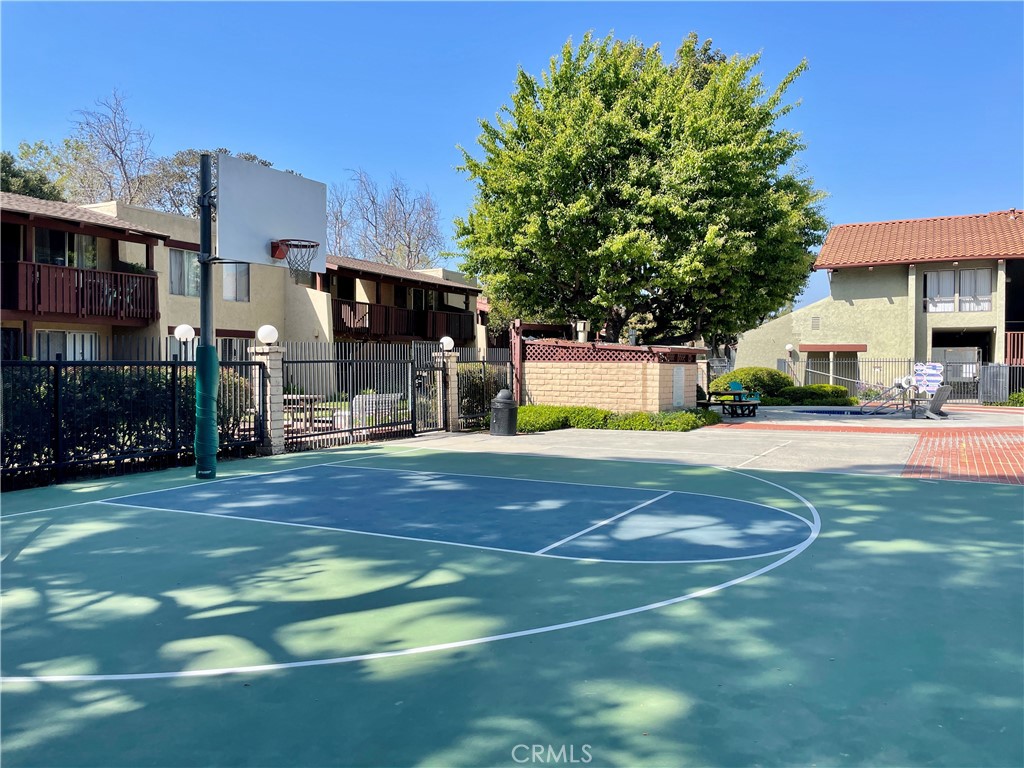 1000 West MacArthur Boulevard, Unit 87 Santa Ana, CA 92707 - Photo 31 of 36 a view of outdoor space and yard