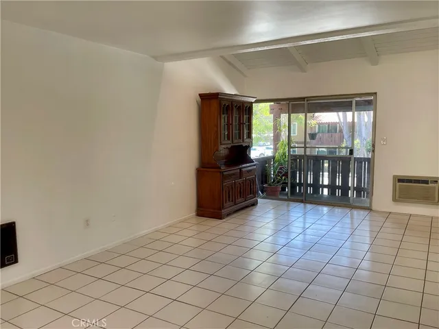 $1,950 | 1000 West MacArthur Boulevard, Unit 87, Santa Ana, CA 92707