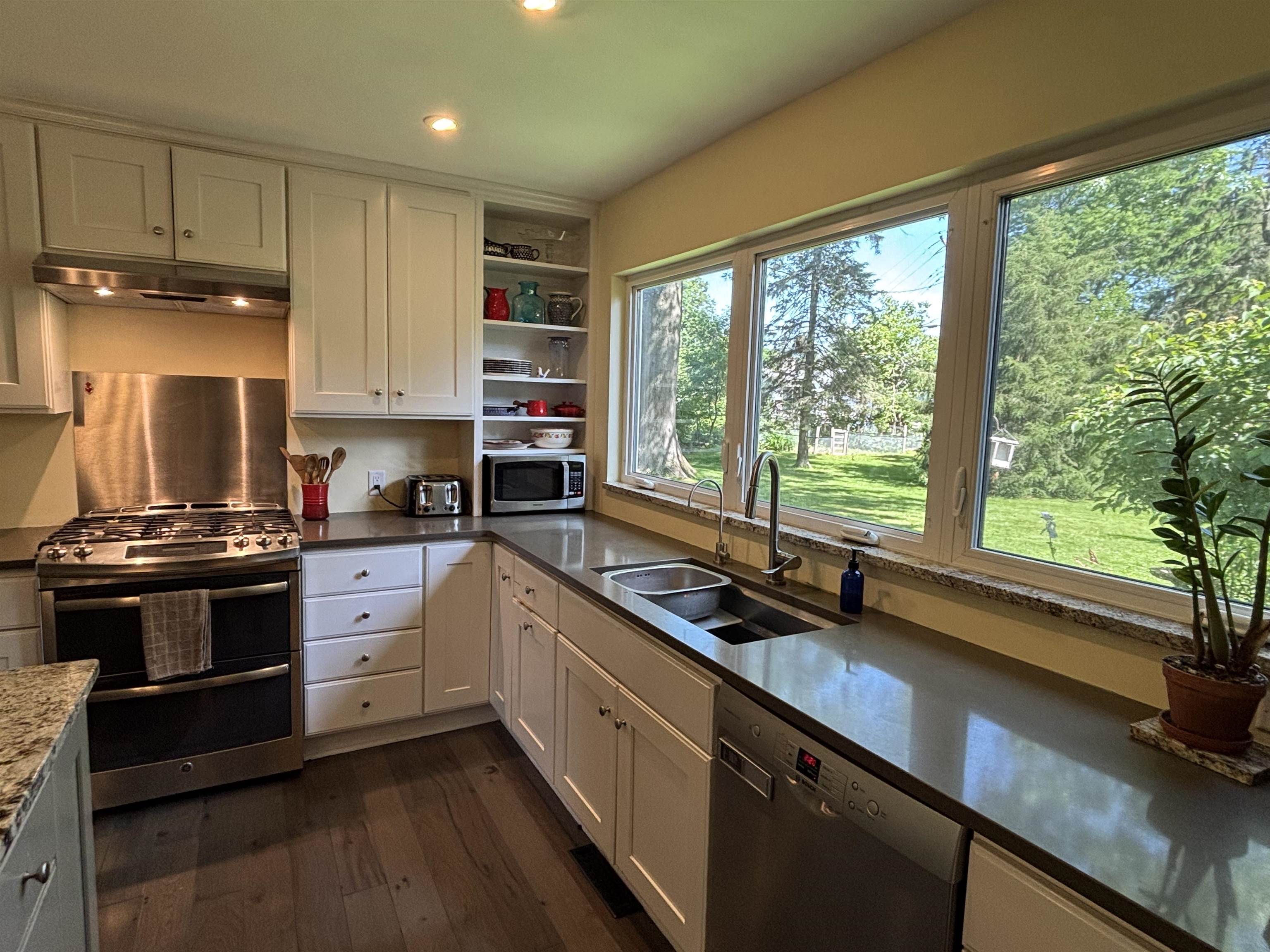 718 Delladonna Way Madison, WI 53704 - Photo 10 of 70