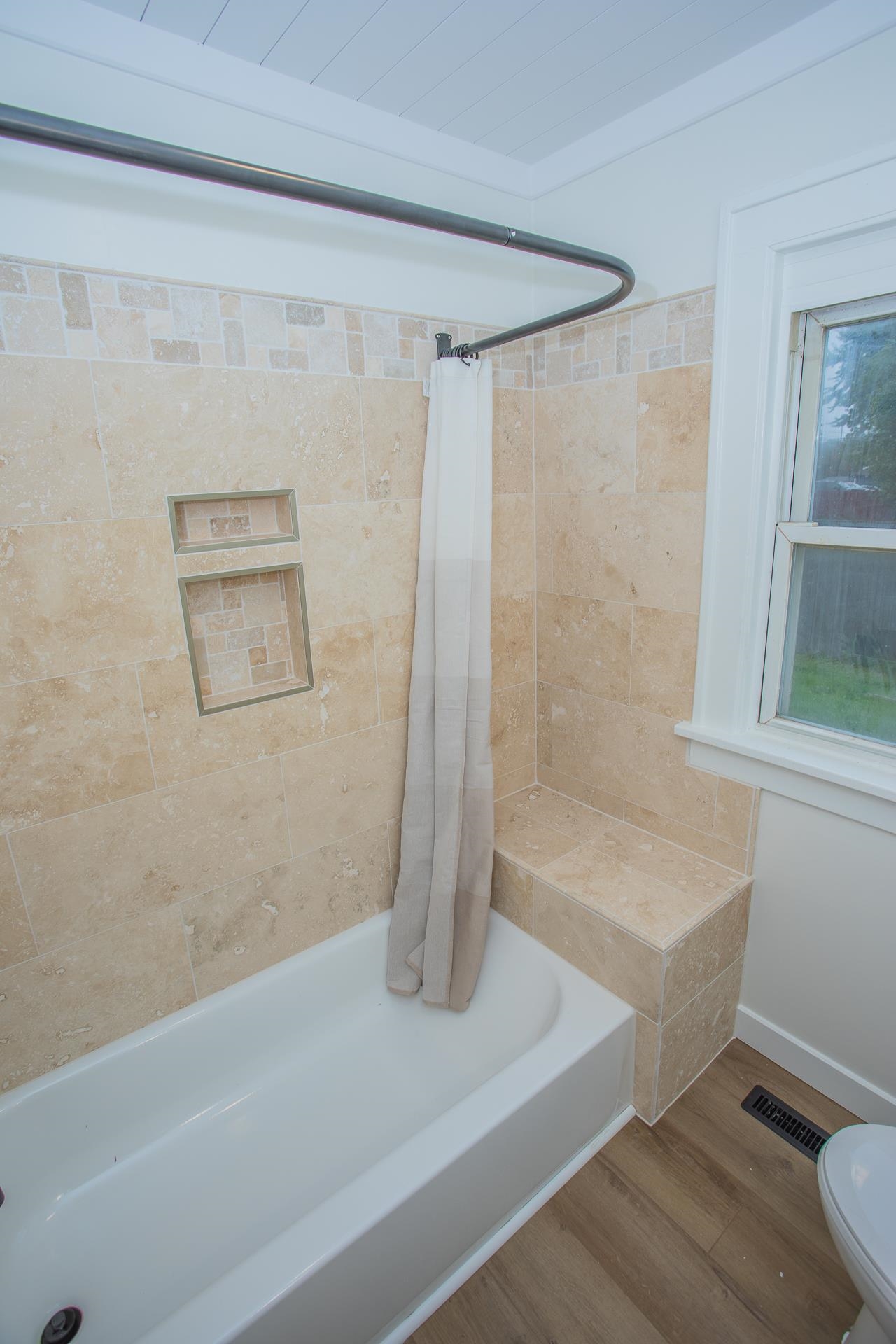 1923 North 28th Street Superior, WI 54880 - Photo 11 of 23 Bathroom