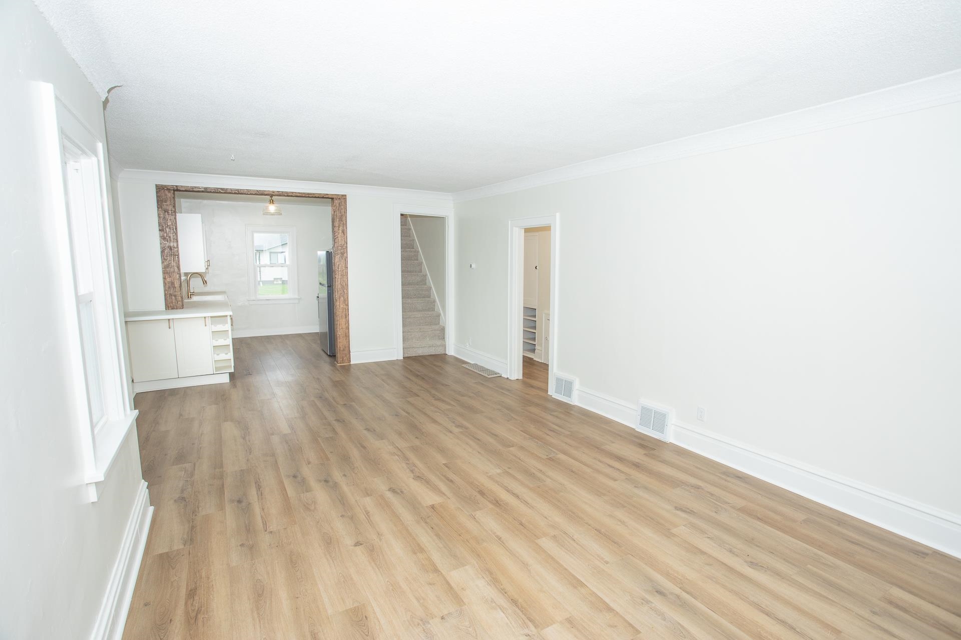 1923 North 28th Street Superior, WI 54880 - Photo 4 of 23 Living Room