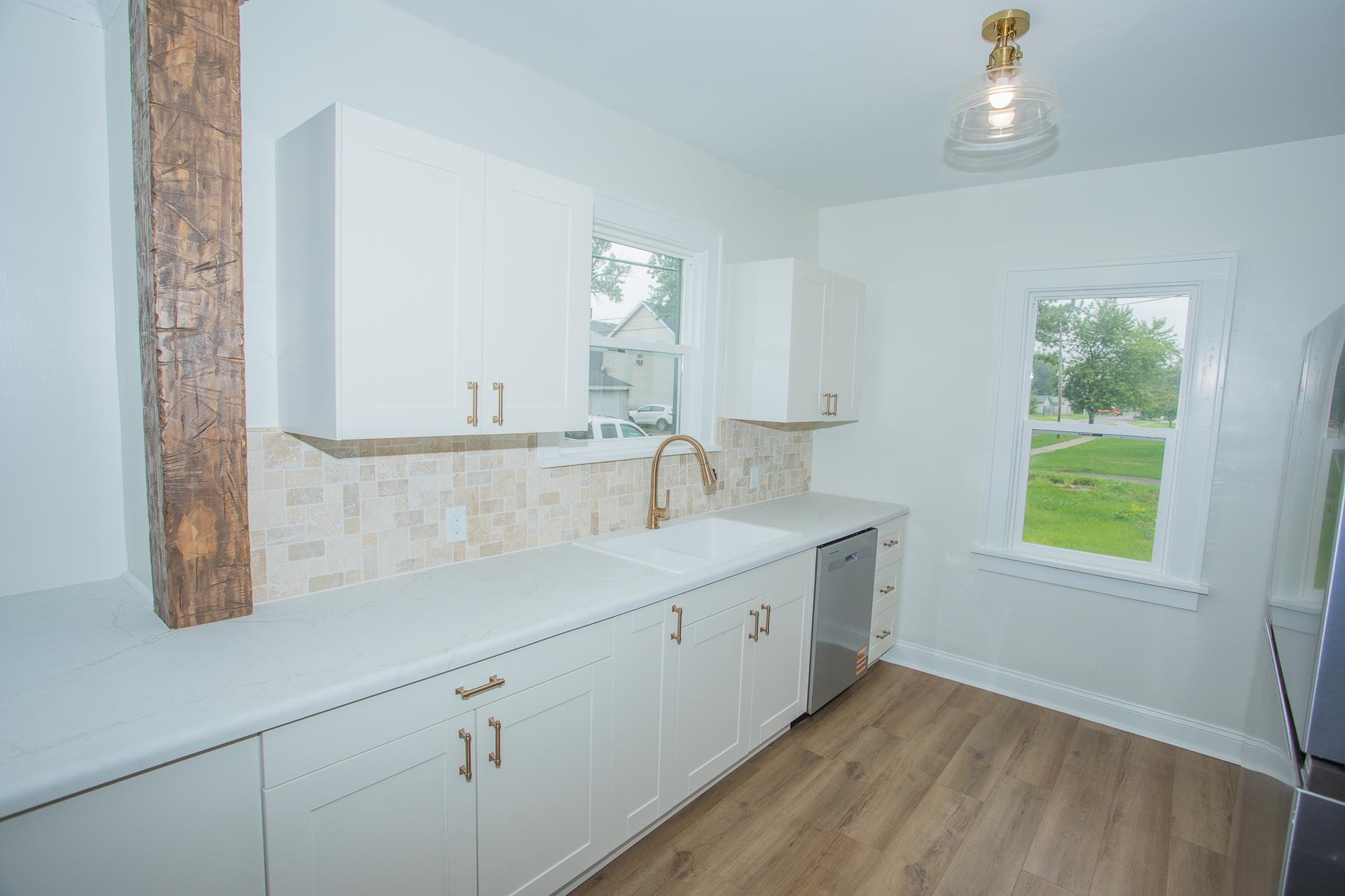 1923 North 28th Street Superior, WI 54880 - Photo 6 of 23 Kitchen