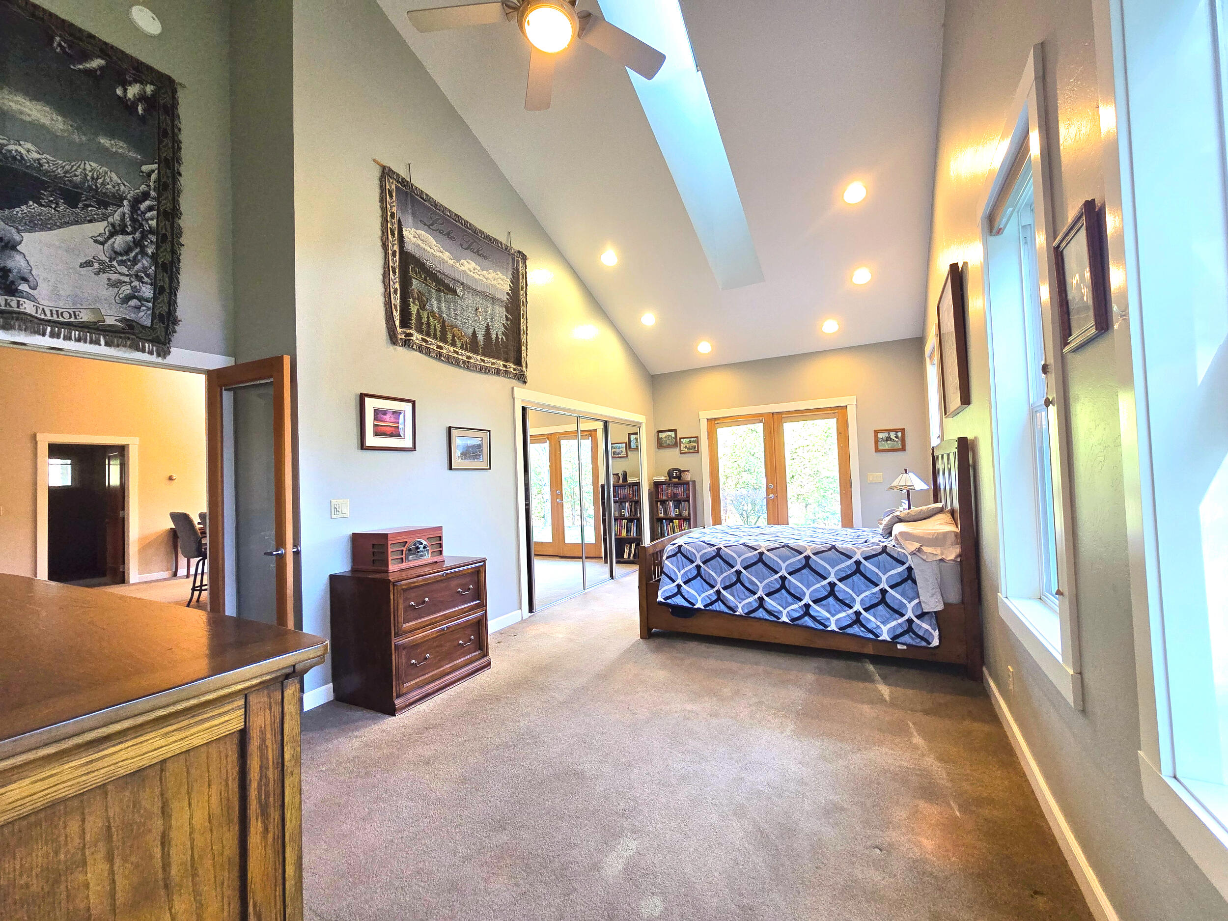 1682 Brown Road Jacksonville, OR 97530 - Photo 11 of 51 Spacious Master