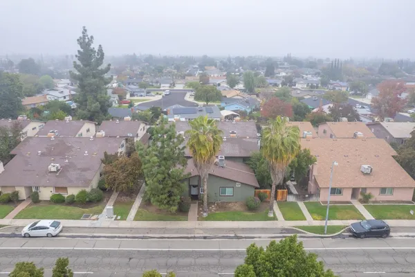 $910,000 | 521 West Ashlan Avenue, Clovis, CA 93612