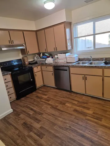 $910,000 | 521 West Ashlan Avenue, Clovis, CA 93612