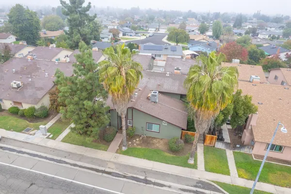 $910,000 | 521 West Ashlan Avenue, Clovis, CA 93612
