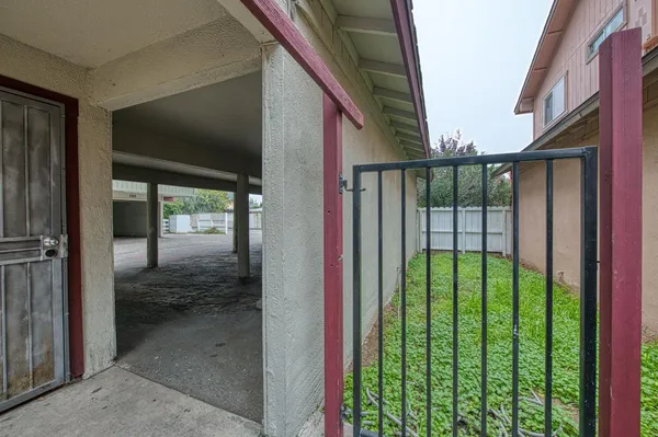$910,000 | 521 West Ashlan Avenue, Clovis, CA 93612