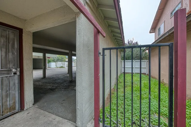 $910,000 | 521 West Ashlan Avenue, Clovis, CA 93612