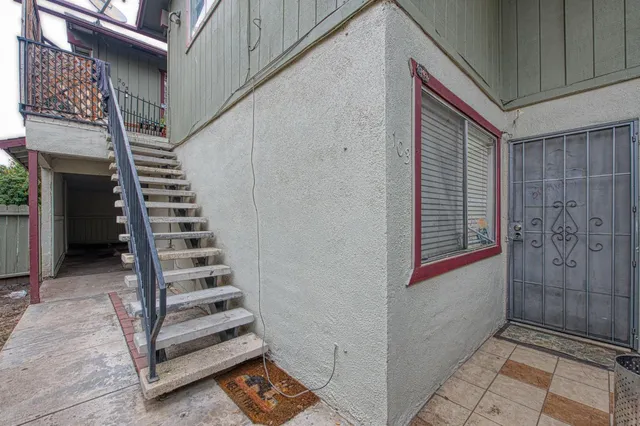 $910,000 | 521 West Ashlan Avenue, Clovis, CA 93612