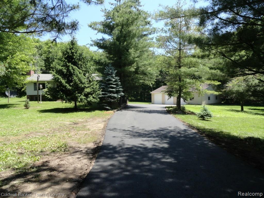 4500 Hogback Road Fowlerville, MI 48836 - Photo 3 of 48 DSC04477.jpg