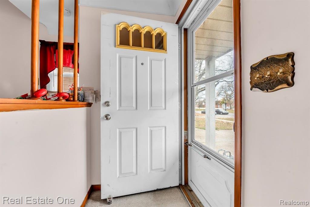 2022 Vernier Road Grosse Pointe Woods, MI 48236 - Photo 21 of 40
