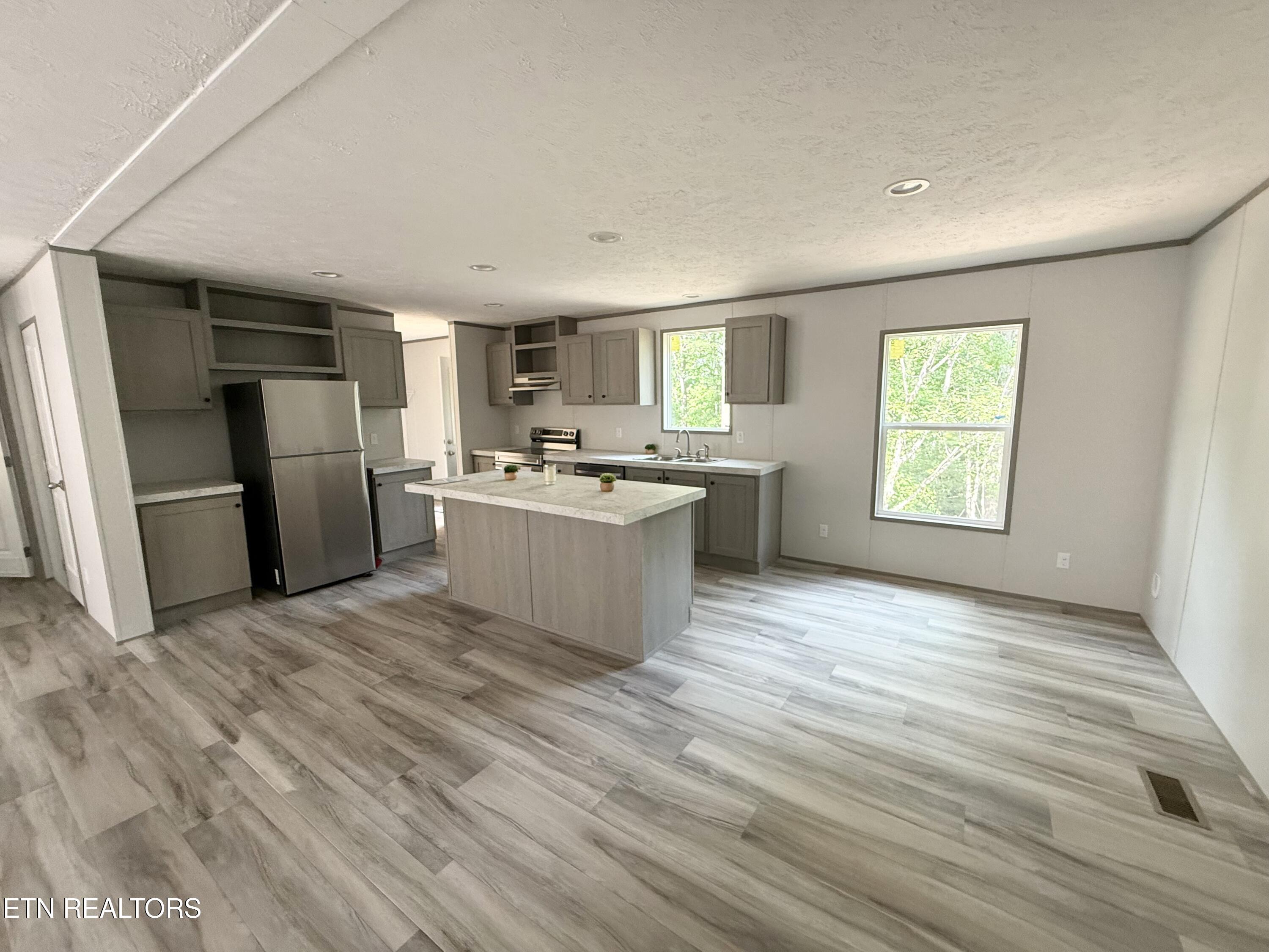 355 Michaels Way Newport, TN 37821 - Photo 22 of 58 Kitchen & dining room