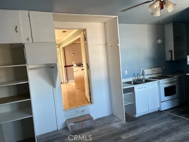 $875,000 | 6670 Aura Avenue, Reseda, CA 91335