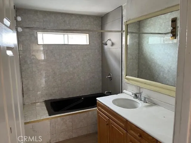 $875,000 | 6670 Aura Avenue, Reseda, CA 91335