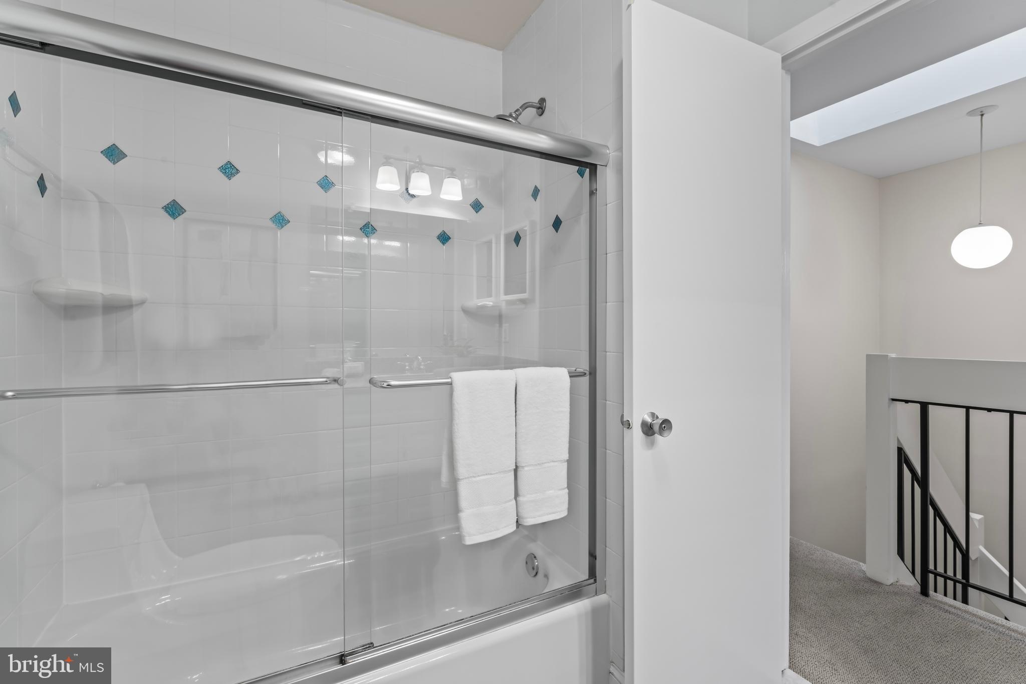 1980 Winterport Cluster Reston, VA 20191 - Photo 31 of 55 no curtains-just glass.