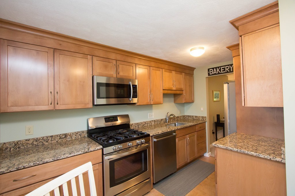 8 Oak Ridge Drive, Unit 4 Maynard, MA 01754 - Photo 4 of 30 Gallery Image 4