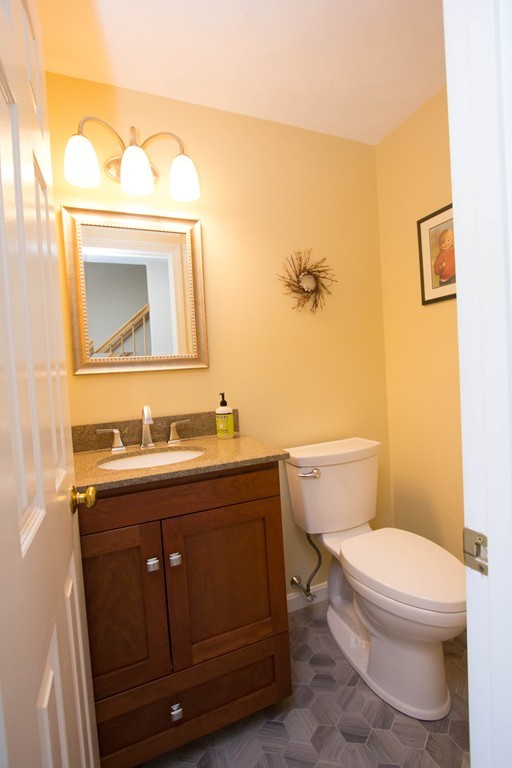 8 Oak Ridge Drive, Unit 4 Maynard, MA 01754 - Photo 7 of 30 Gallery Image 7