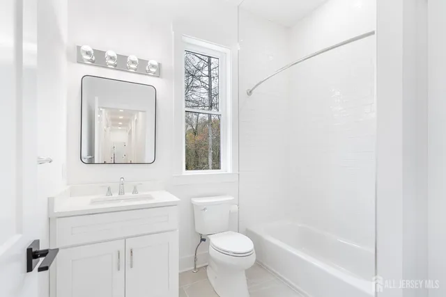 $1,150,000 | 34 Mill Road, Manalapan, NJ 07726